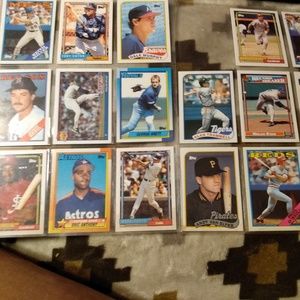 97 BASKET, HOCKEY, BASEBALL,N FOOTBALL CARDS